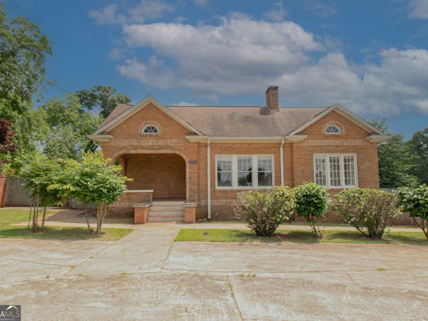 1358 W Poplar Street, Griffin, GA 30224