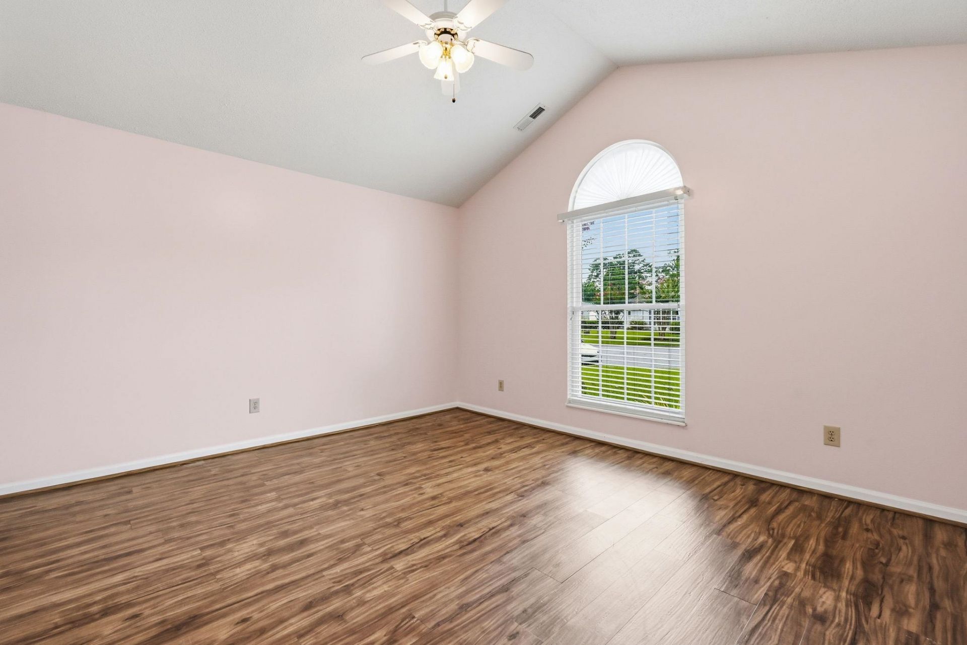 1905 Starling Ct. Photo 11