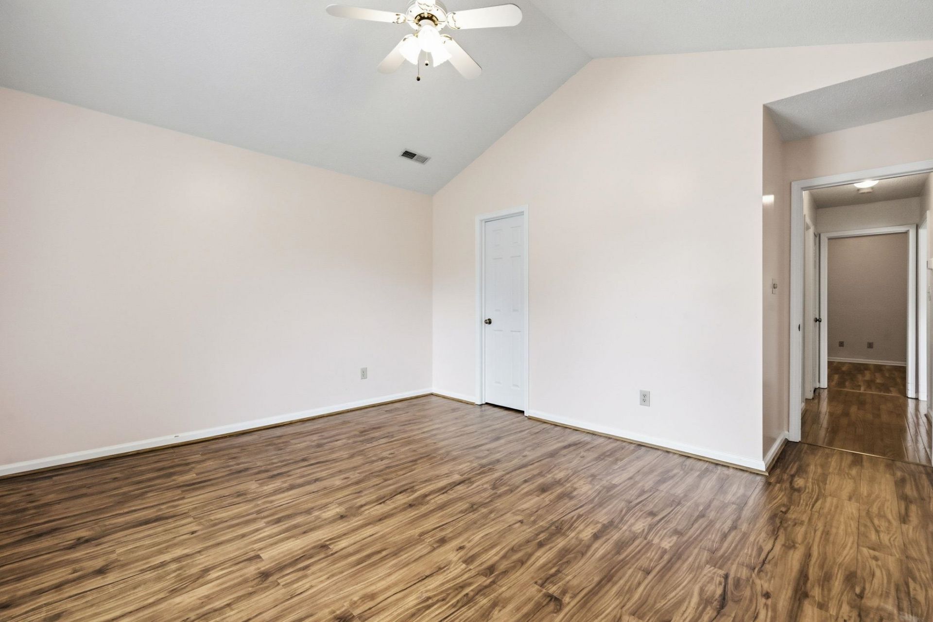 1905 Starling Ct. Photo 13