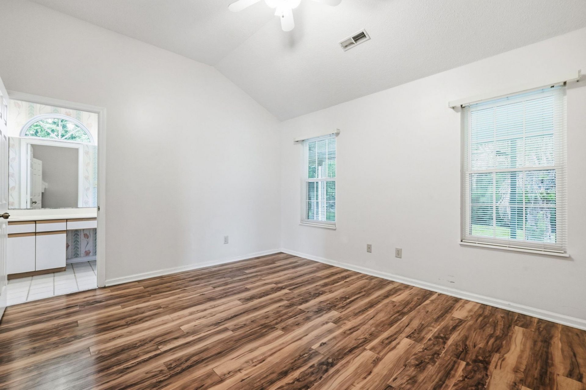 1905 Starling Ct. Photo 16