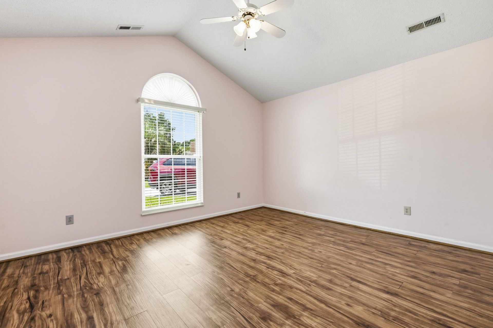 1905 Starling Ct. Photo 27