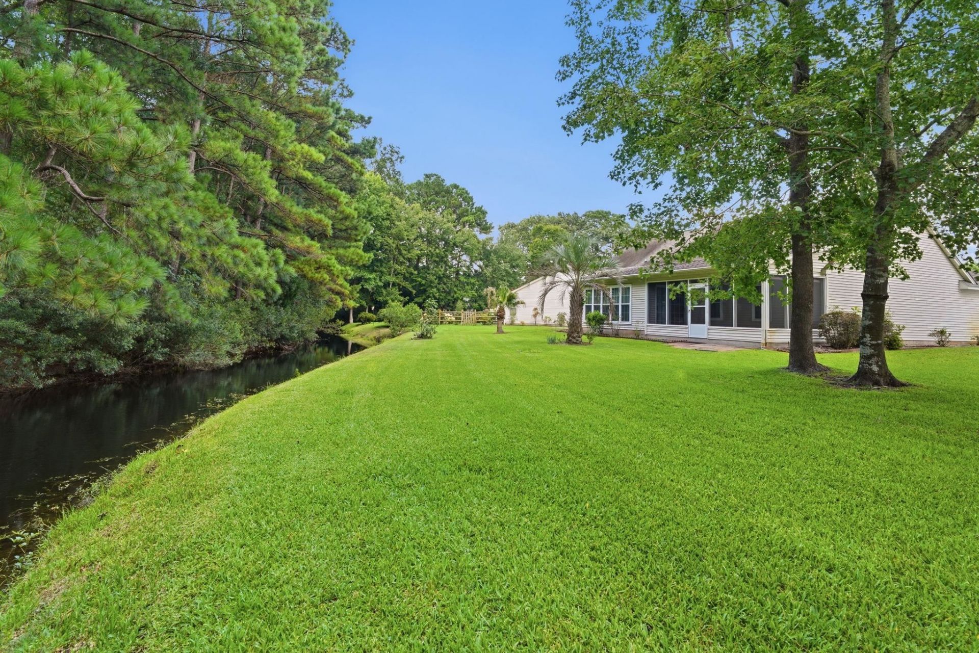 1905 Starling Ct. Photo 37