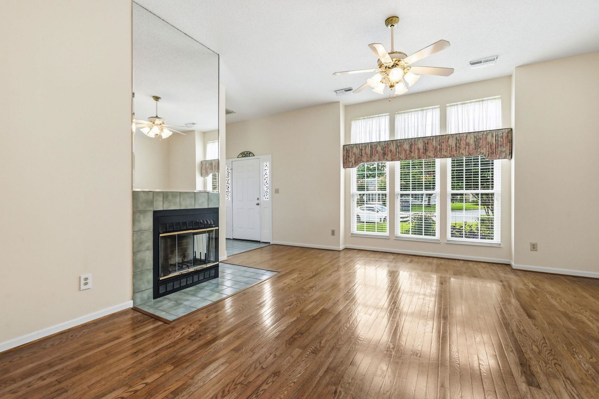 1905 Starling Ct. Photo 7