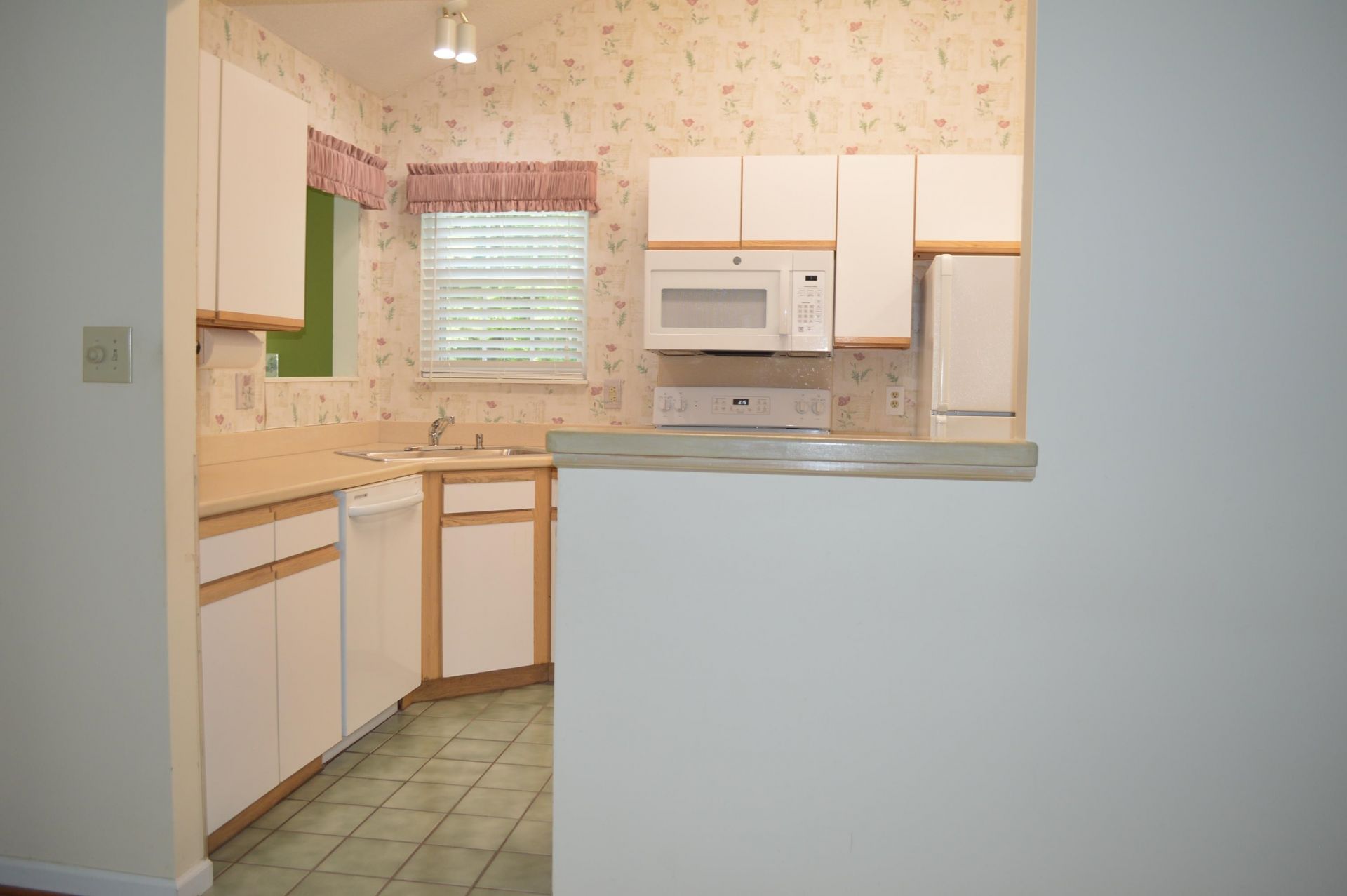 1905 Starling Ct. Photo 8