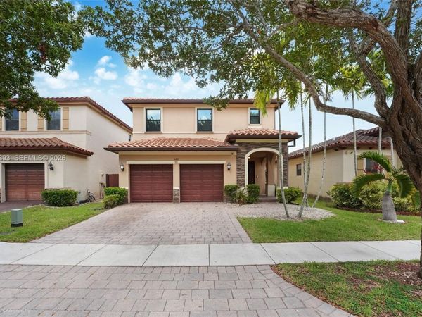589 W 34th Ter , Homestead, FL 33033
