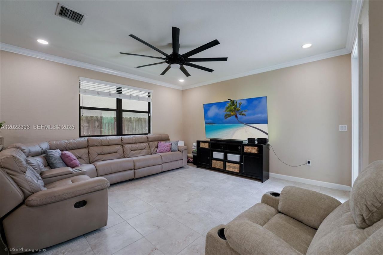 589 SE 34th Ter, Homestead, FL 33033 Photo