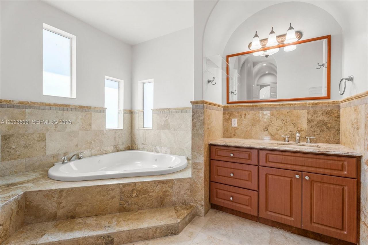 2665 NW 100th Ave , Doral, FL 33172 Photo