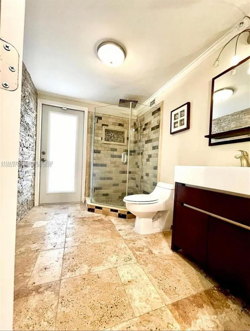 19960 Highland Lakes Blvd, Miami, FL 33179 Photo