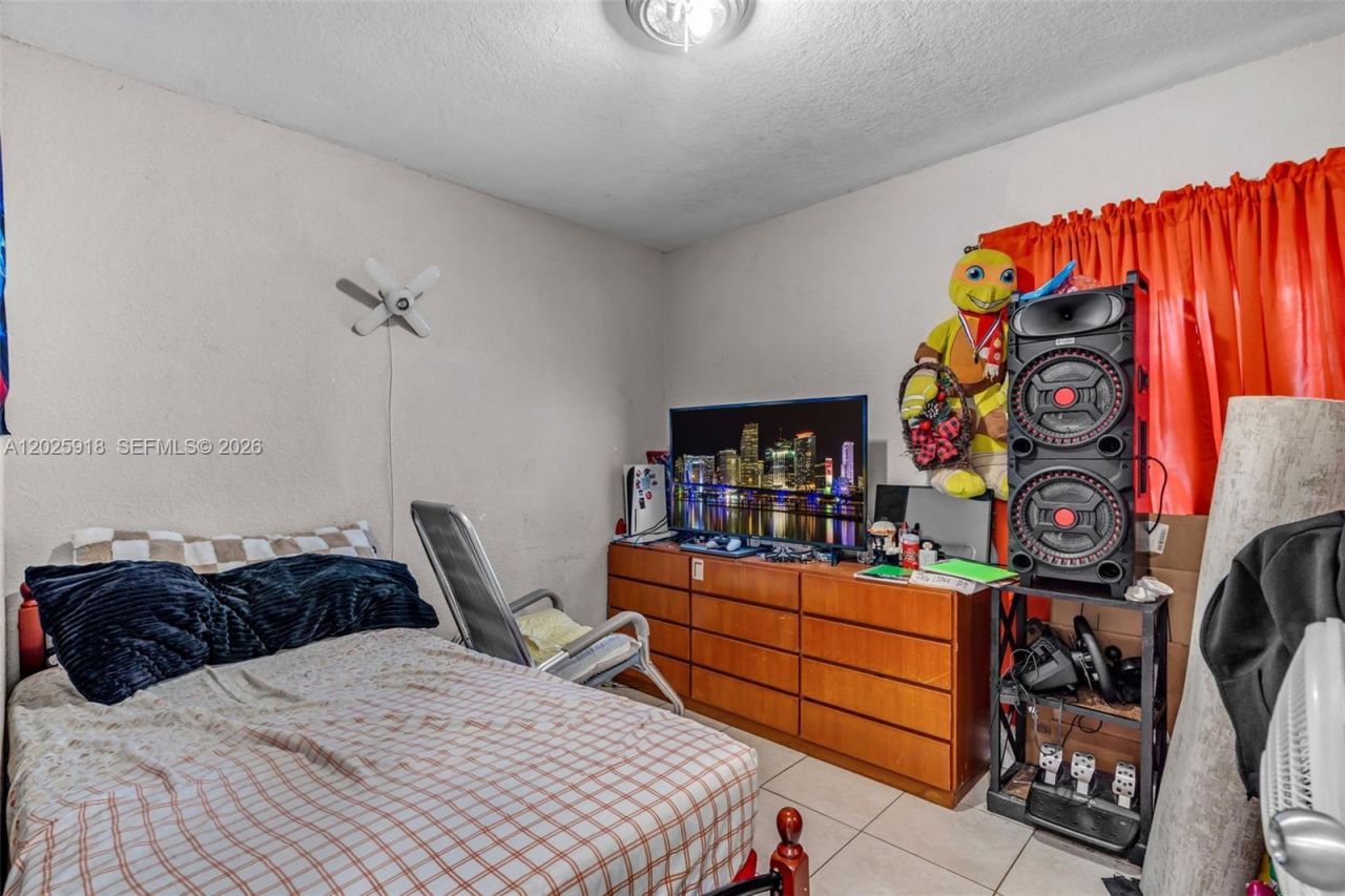 2365 NW 155th St , Miami Gardens, FL 33054 Photo