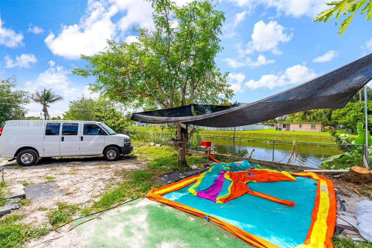 2365 NW 155th St , Miami Gardens, FL 33054 Photo