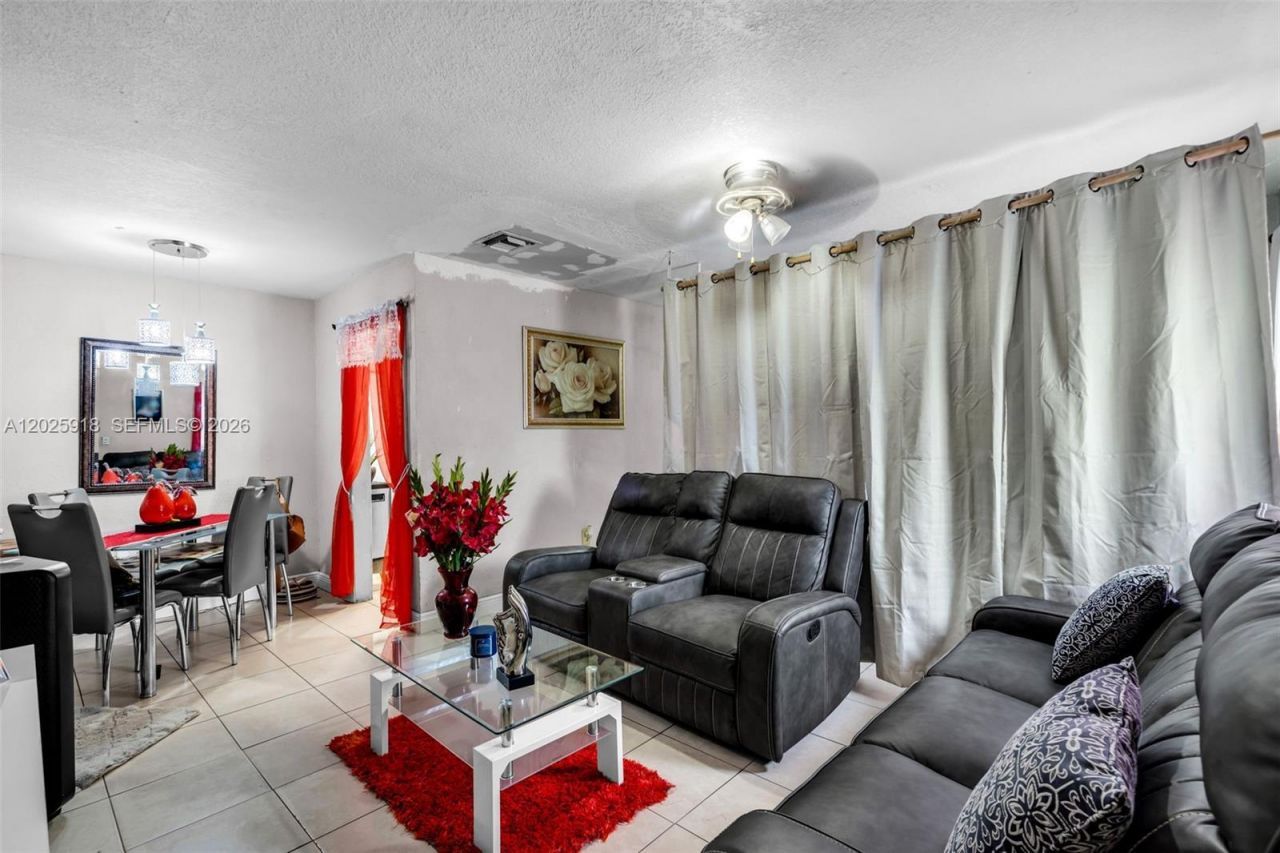 2365 NW 155th St , Miami Gardens, FL 33054 Photo