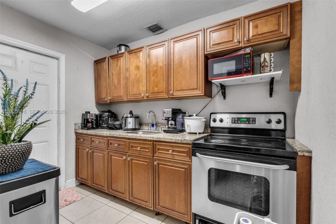 2365 NW 155th St , Miami Gardens, FL 33054 Photo