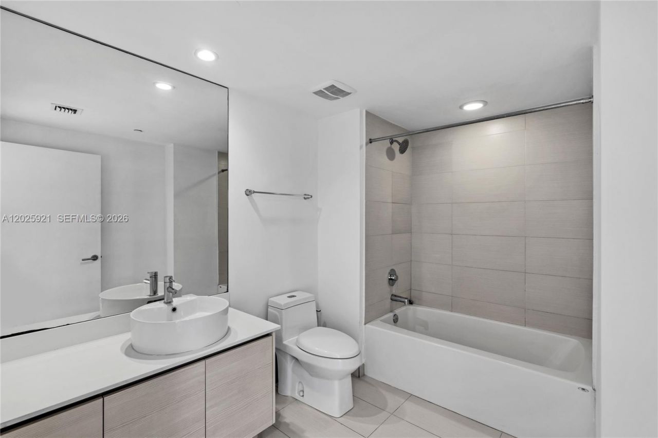 4250 Biscayne Blvd , Unit 914, Miami, FL 33137 Photo