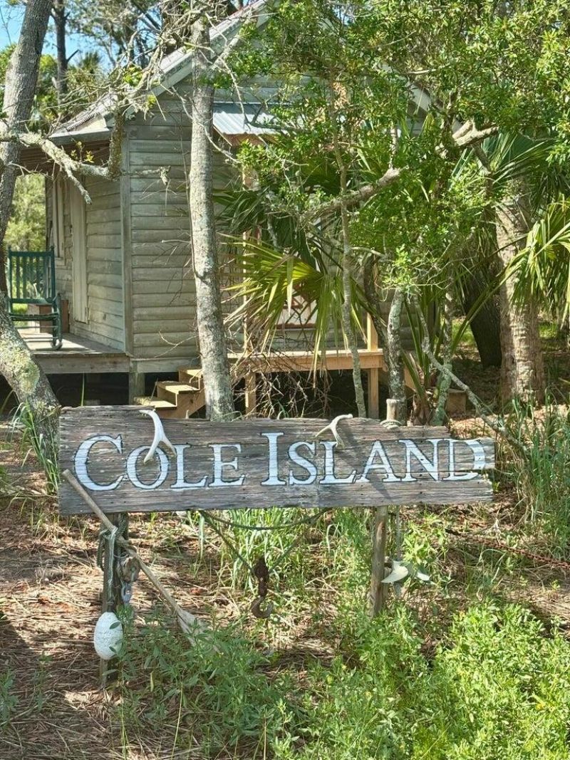 0 Cole Island Photo 8