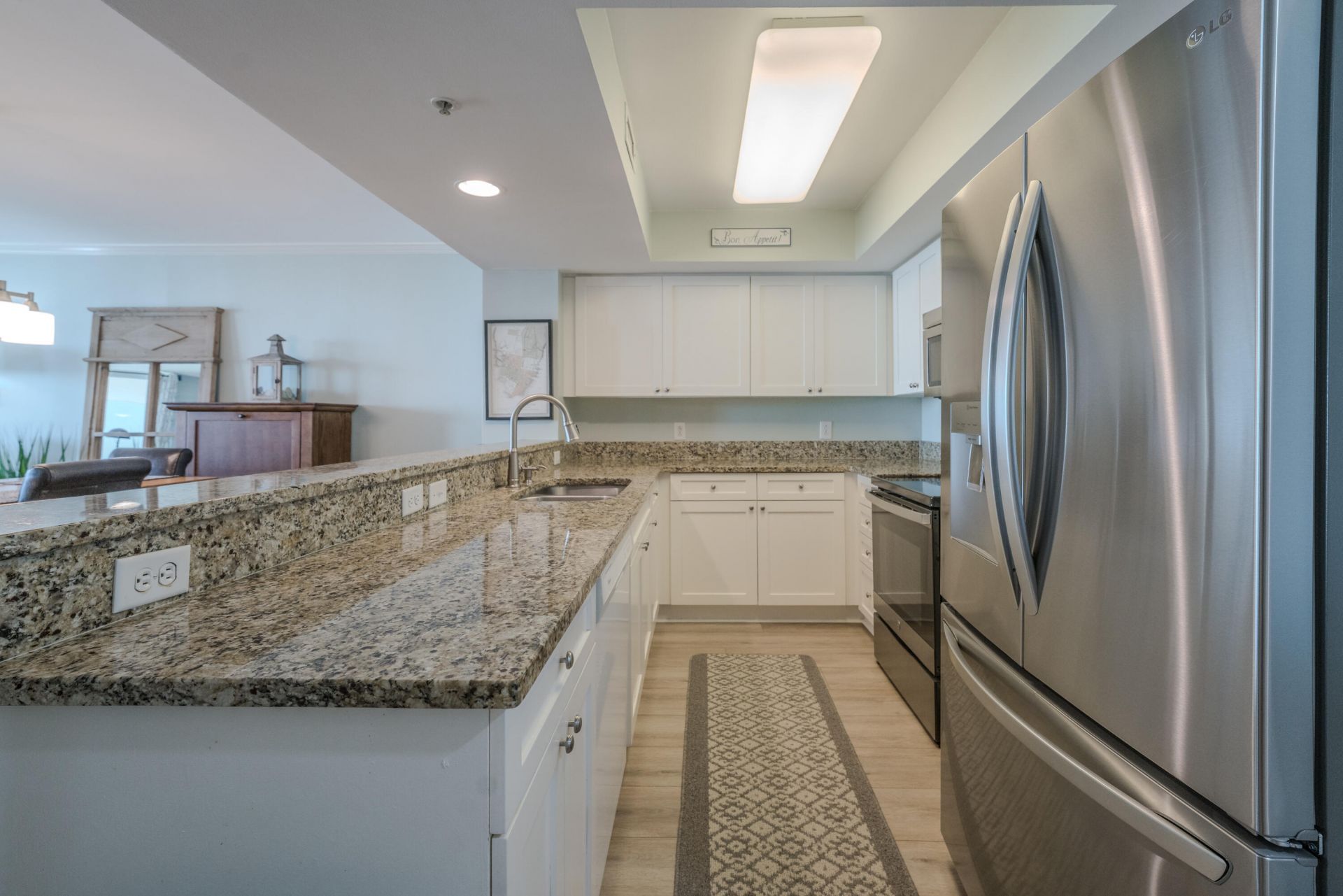 201 W Arctic Avenue Photo 11