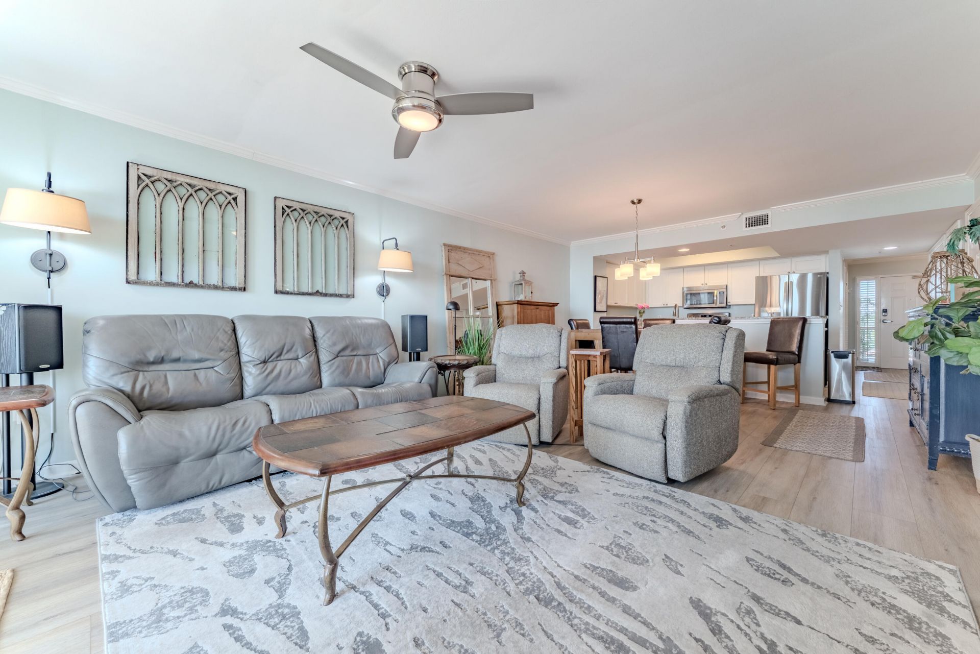 201 W Arctic Avenue Photo 16