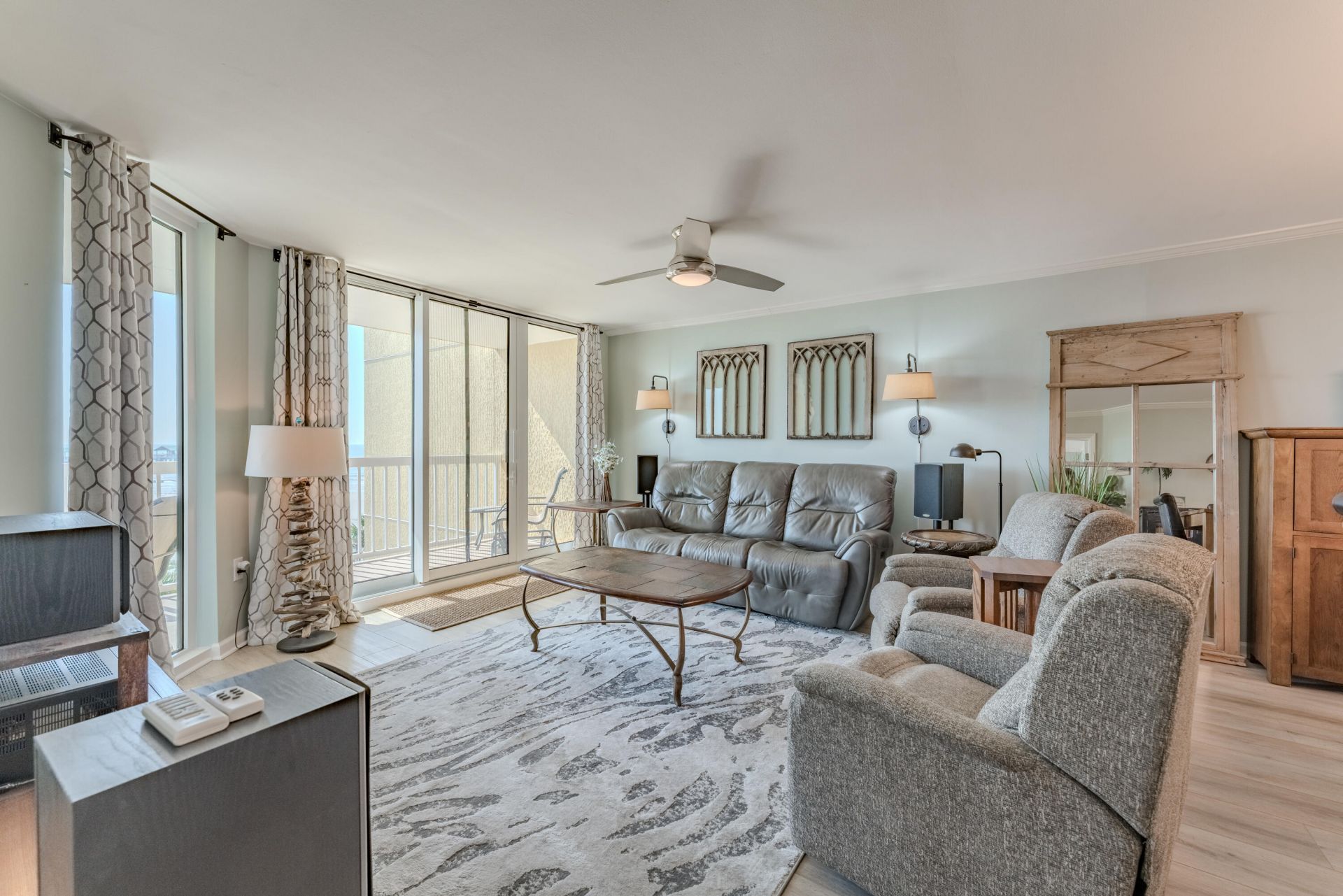 201 W Arctic Avenue Photo 17