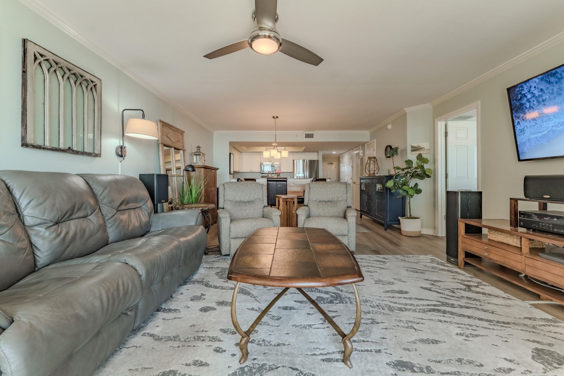 201 W Arctic Avenue Photo 18