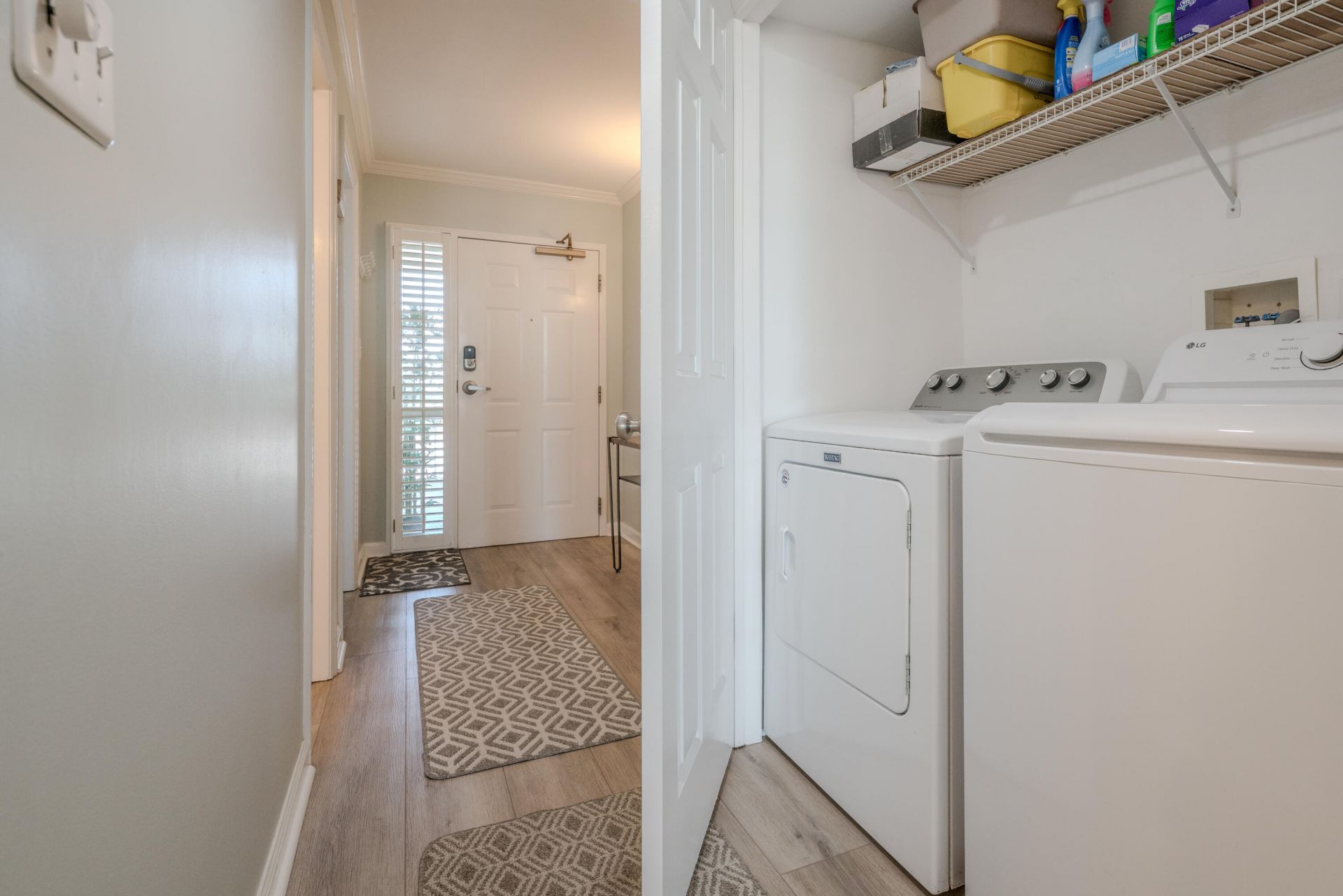 201 W Arctic Avenue Photo 37
