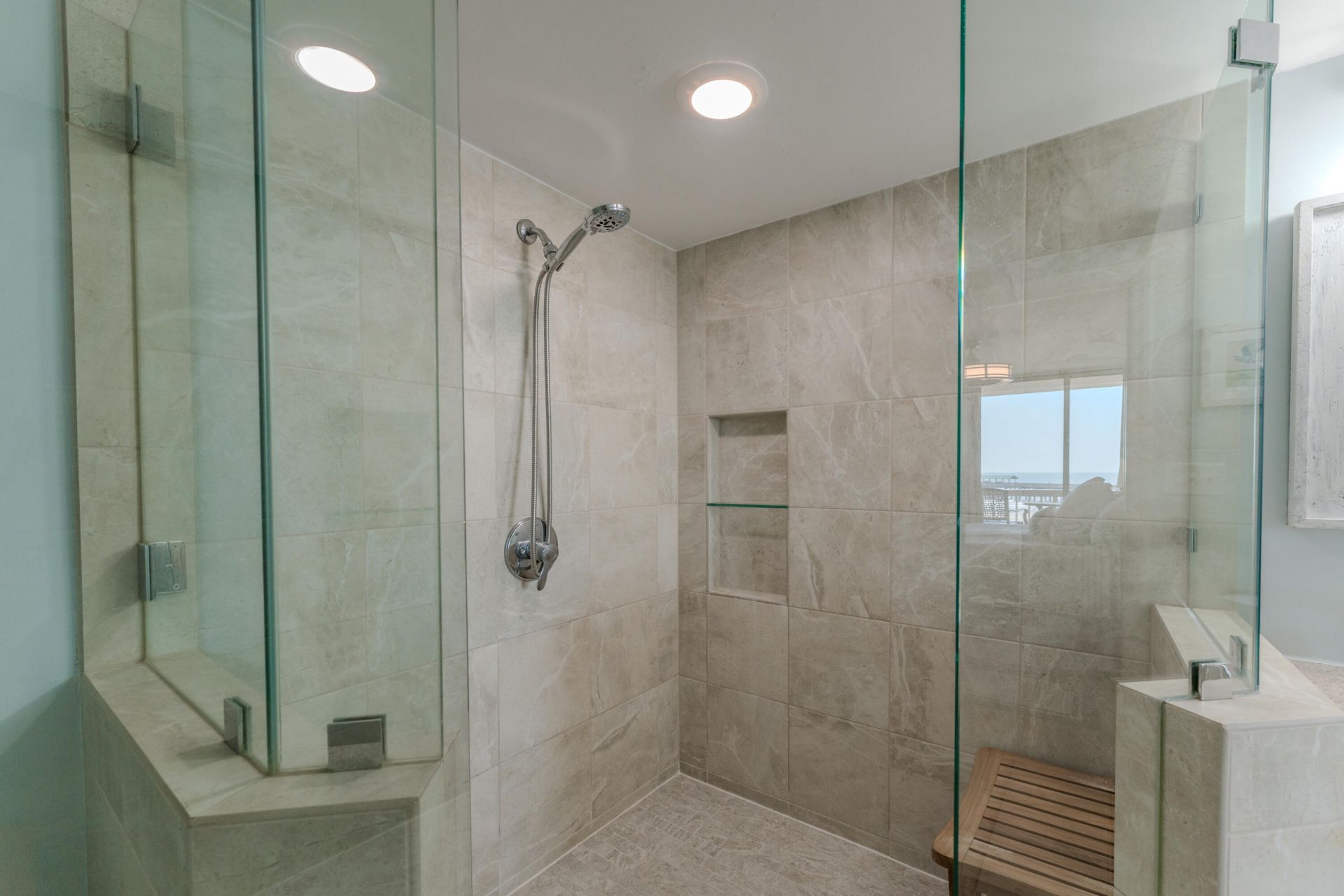 201 W Arctic Avenue Photo 45