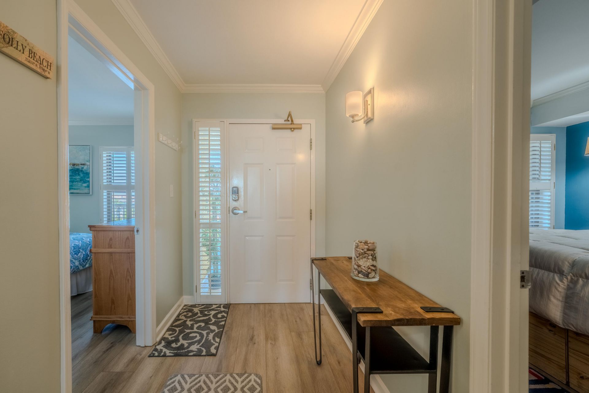 201 W Arctic Avenue Photo 7
