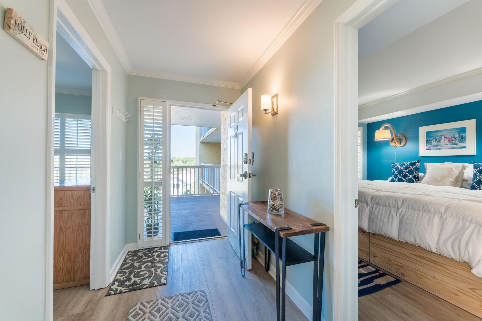 201 W Arctic Avenue Photo 8