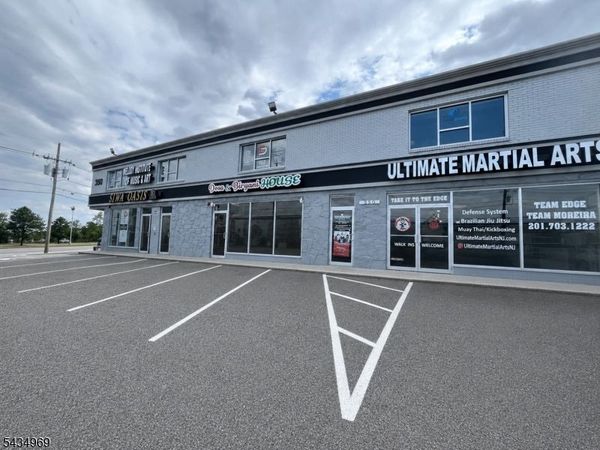 350 Market St, Saddle Brook, NJ 07663