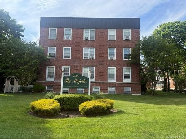 230 Central Avenue , Unit 1-C, Lawrence, NY 11559