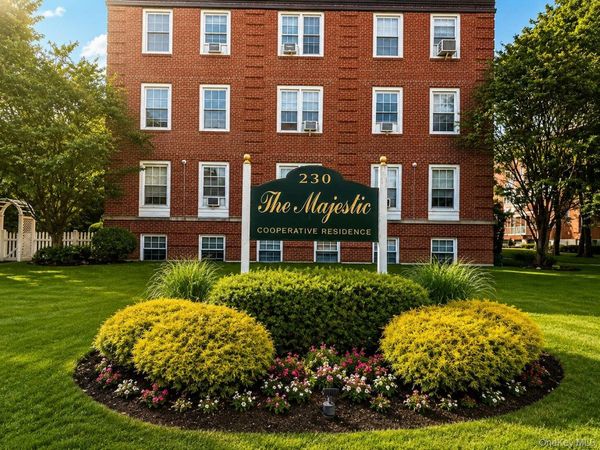230 Central Avenue , Unit 1-C, Lawrence, NY 11559