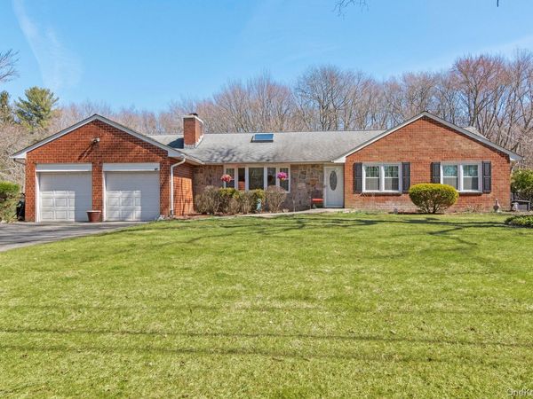 43 Harrison Avenue , Hauppauge, NY 11788