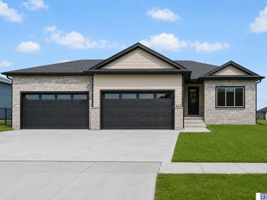 663 Eloise Avenue, Lincoln, NE 68520