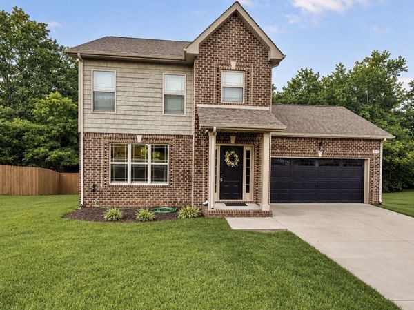 1004 Orchard Hills Dr , Clarksville, TN 37040