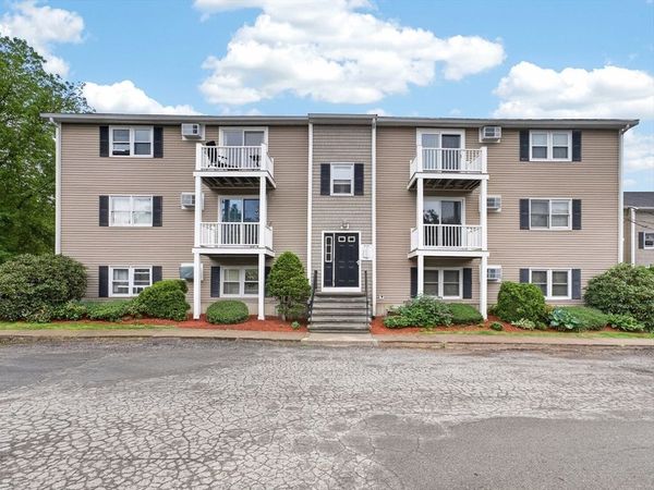 1575 Braley Rd, Unit 28, New Bedford, MA 02745