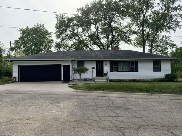 84 Kings Boulevard, Sparta, MI 49345