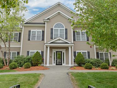 17 Roundabout Way, Unit 5, Manchester, NH 03102