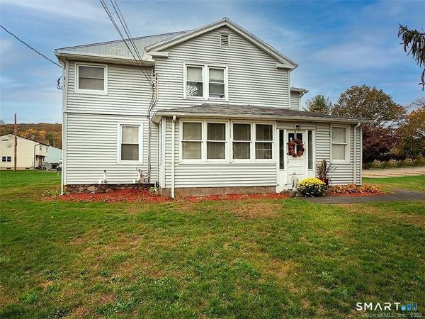 1690 Litchfield, Unit 2, Woodbridge, CT 06525