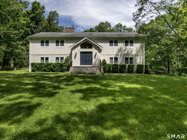 50 Ravenwood, Weston, CT 06883