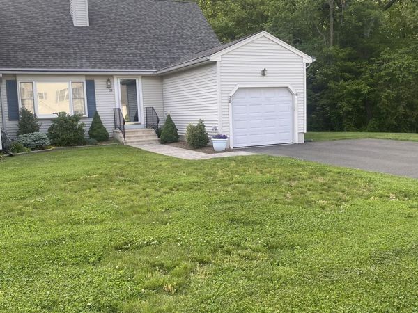 28 Deer Run, Manchester, CT 06042