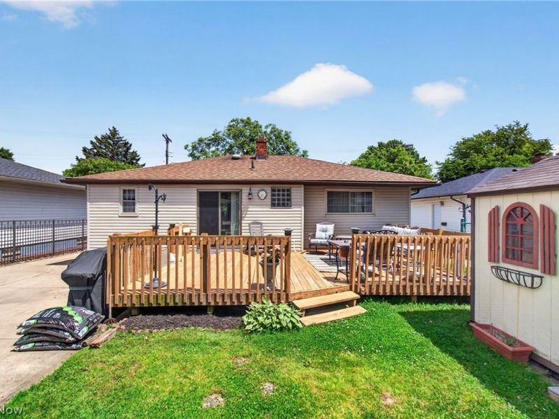 1105 Birch Lane, Cleveland, OH 44109 Photo 26