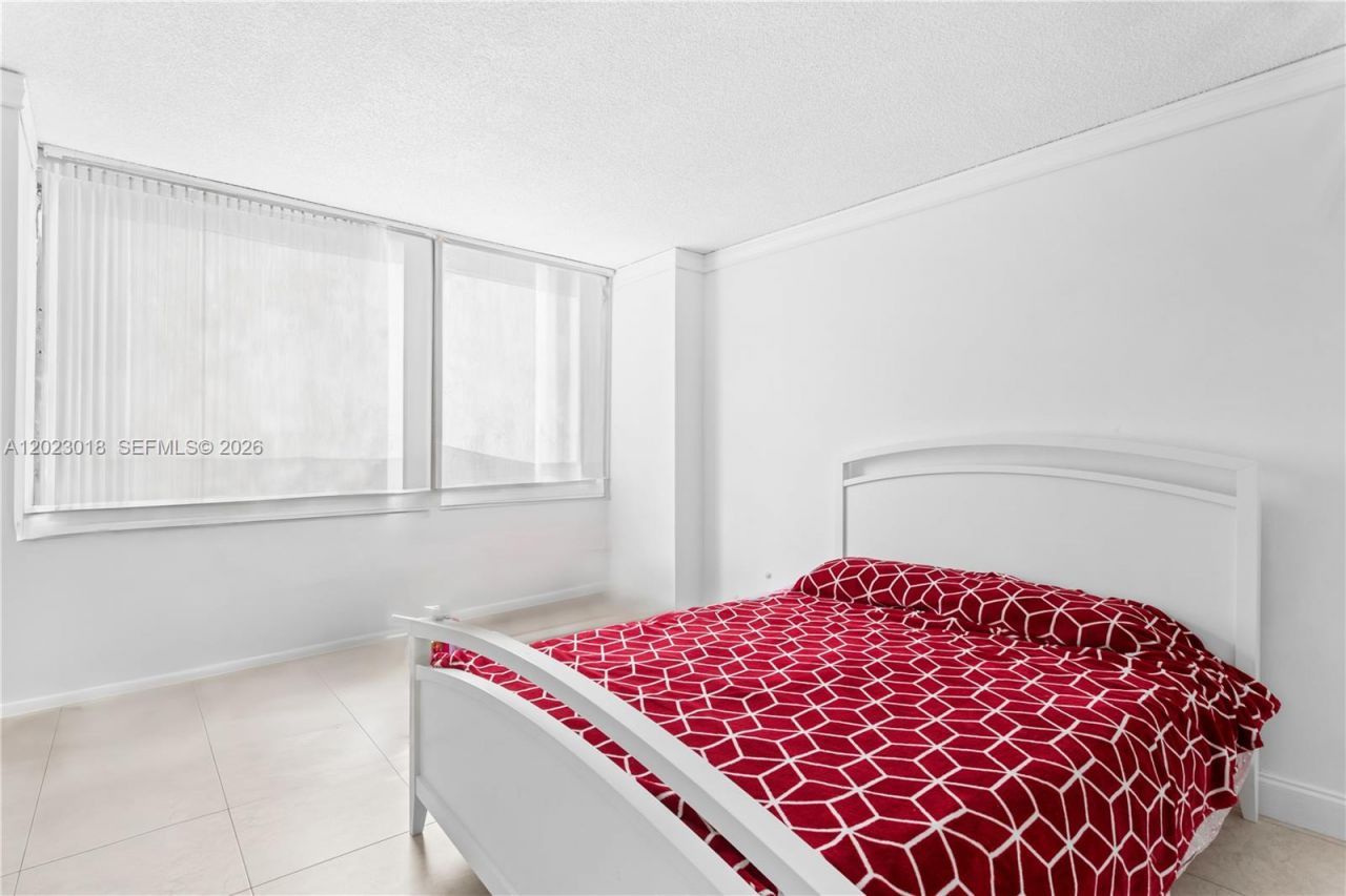 18051 Biscayne Blvd , Unit 1105, Aventura, FL 33160 Photo