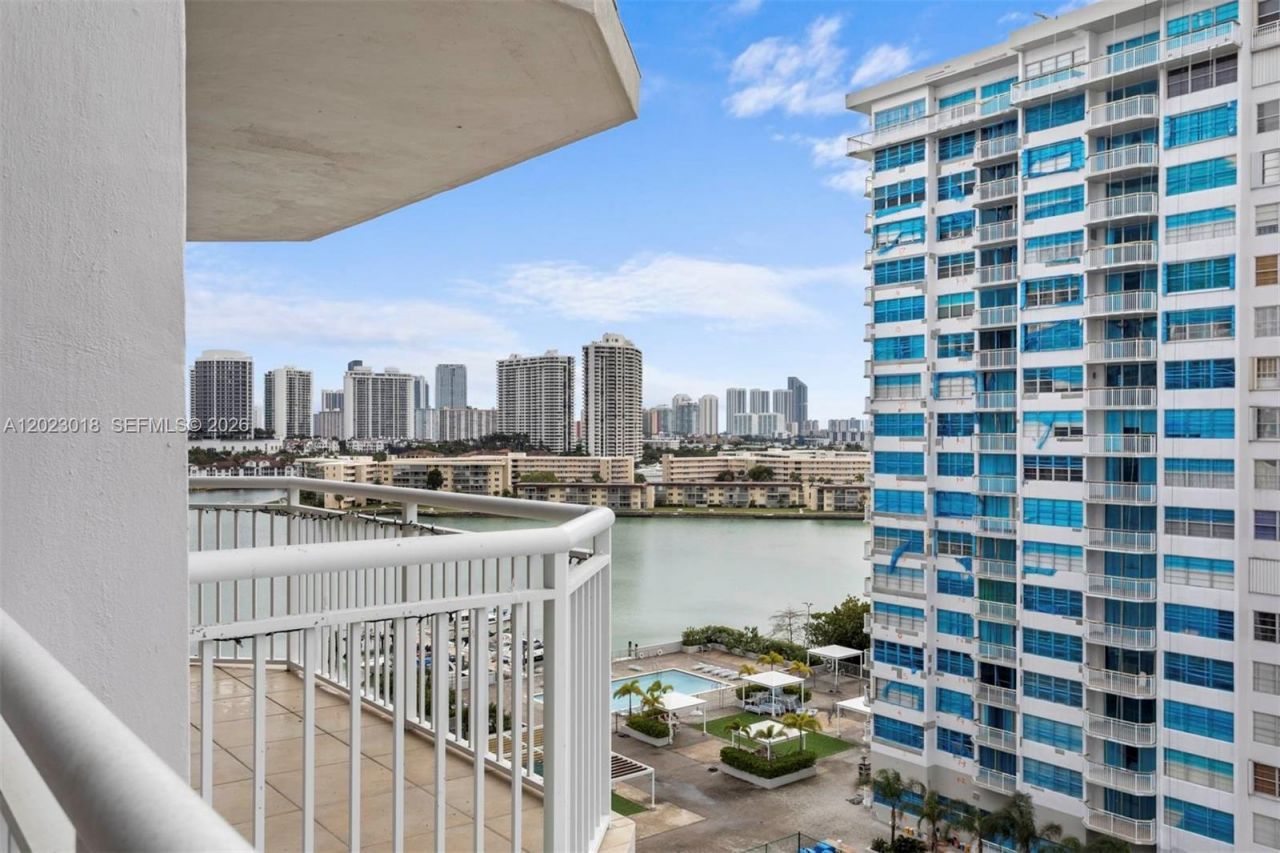 18051 Biscayne Blvd , Unit 1105, Aventura, FL 33160 Photo