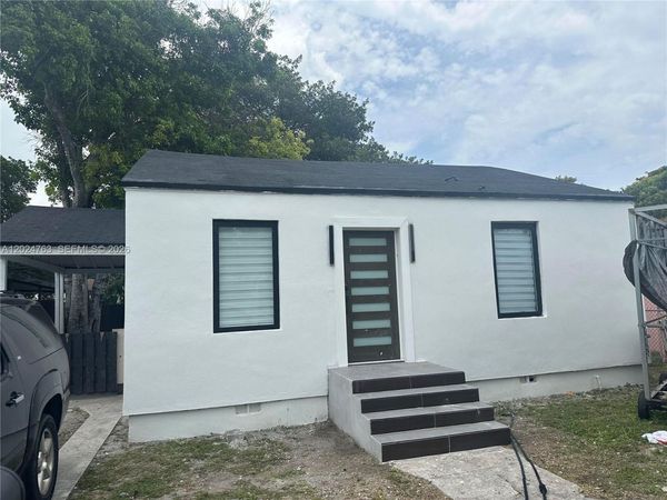1773 NW 45th St , Miami, FL 33142