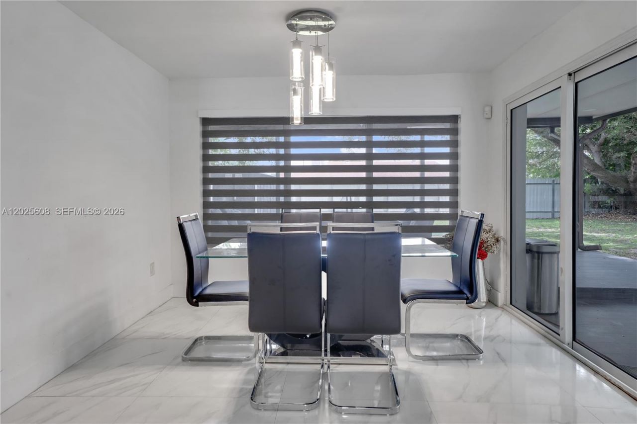 6661 Douglas St, Hollywood, FL 33024 Photo