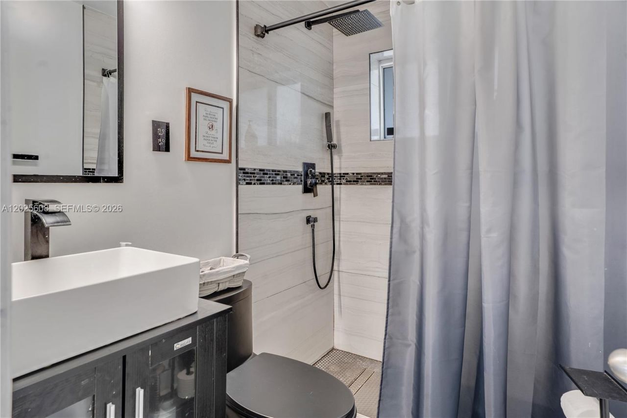 6661 Douglas St, Hollywood, FL 33024 Photo