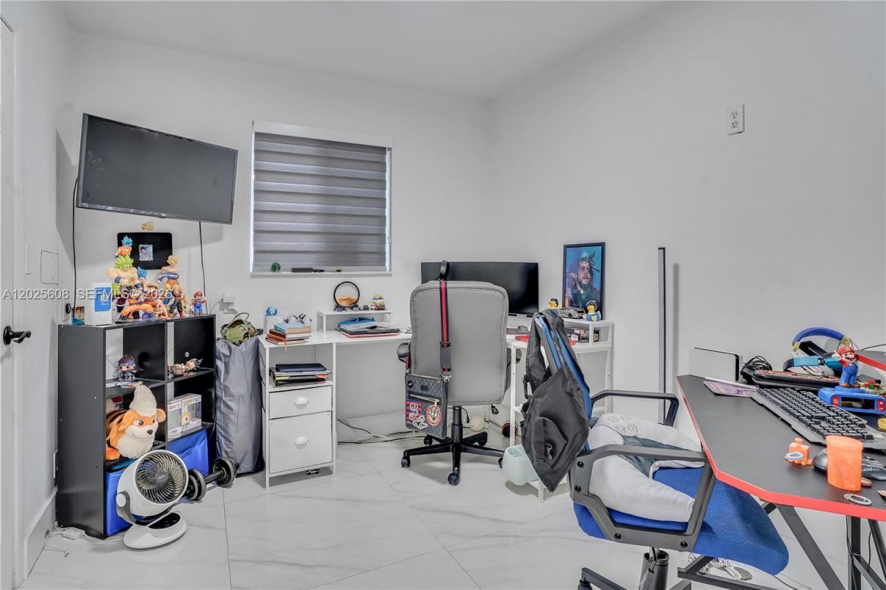 6661 Douglas St, Hollywood, FL 33024 Photo