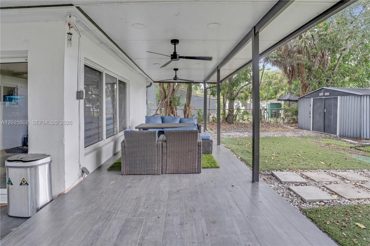 6661 Douglas St, Hollywood, FL 33024 Photo