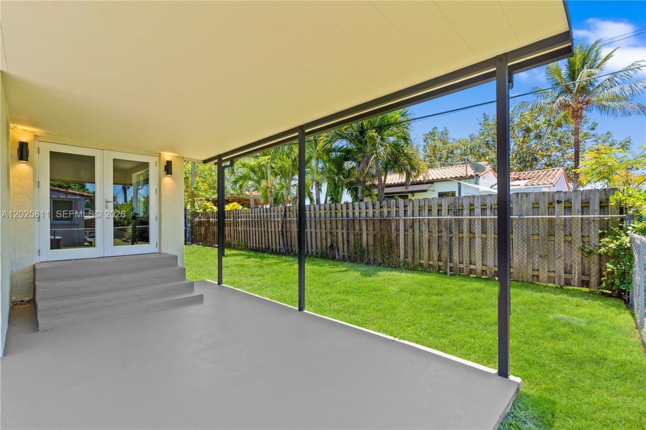2110 SW 15th St , Miami, FL 33145 Photo