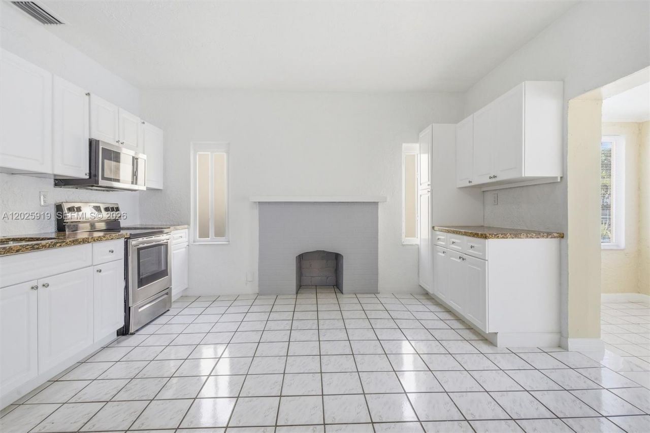 1743 SW 17th St, Unit 1, Miami, FL 33145 Photo