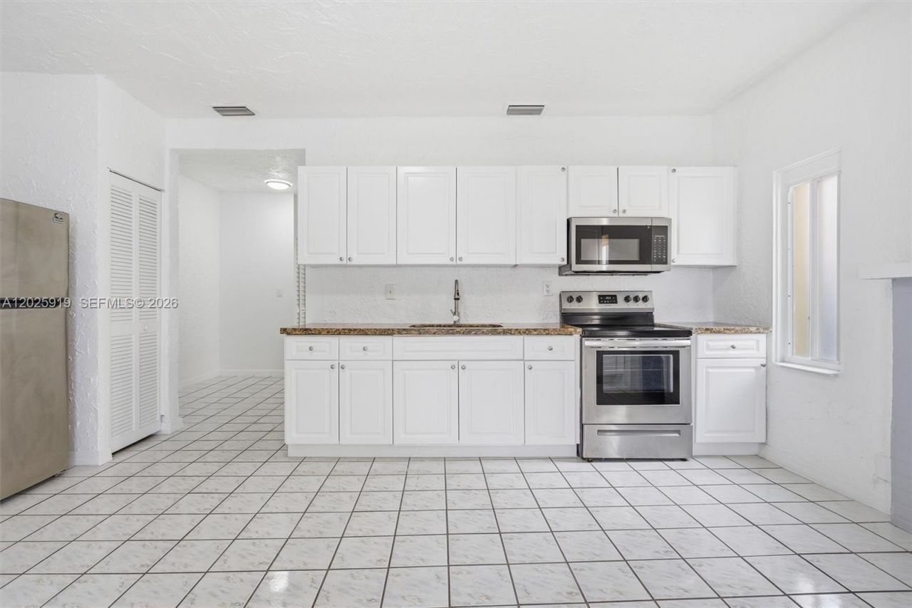 1743 SW 17th St, Unit 1, Miami, FL 33145 Photo