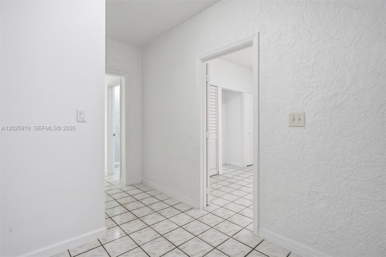 1743 SW 17th St, Unit 1, Miami, FL 33145 Photo